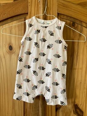 Peppy Mini pink bees one piece sleeveless shorts jumper romper size 18 months